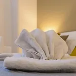 Cozy & Central With Private Entrance By Ndp Rent